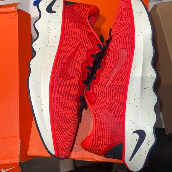 Size 13 - Nike Motiva Bright Crimson - Picture 1 of 5